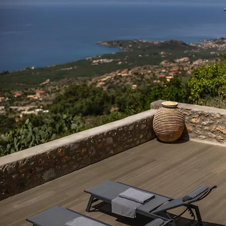 Rubeas Towers - Towers Complex Feriehus Pírgos